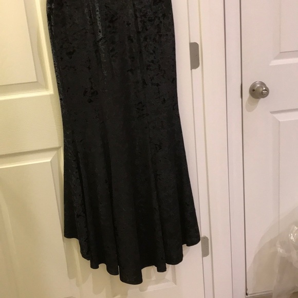 Size 2 💖 Likely Black Long Velvet Sexy Dress 💖 - Picture 7 of 8